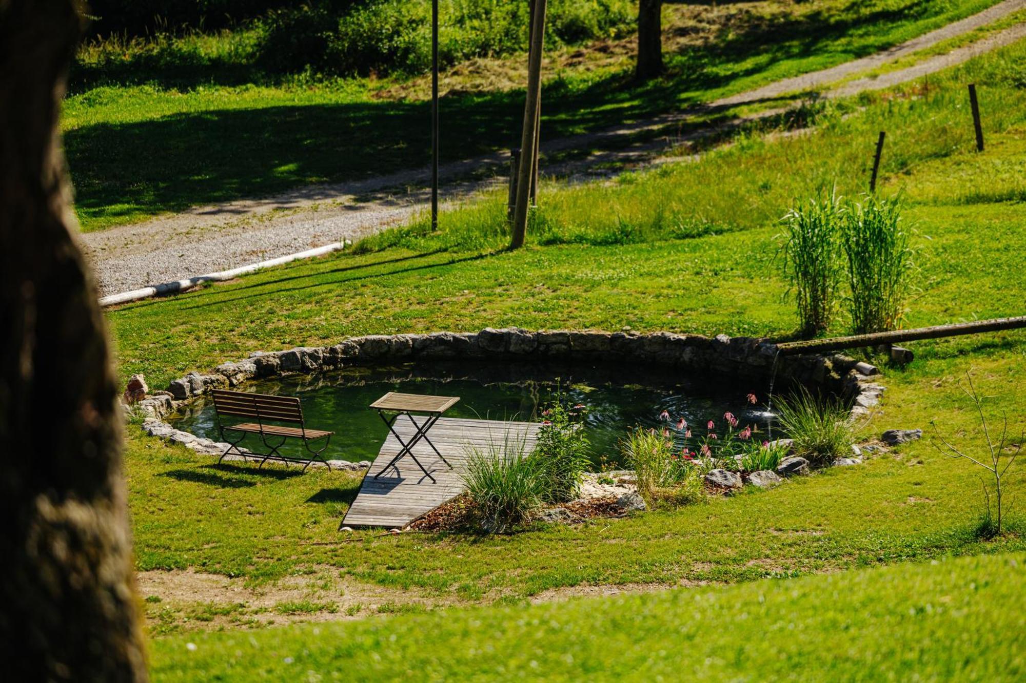 Gozdne Vile Va Vrti Kostel Exterior foto